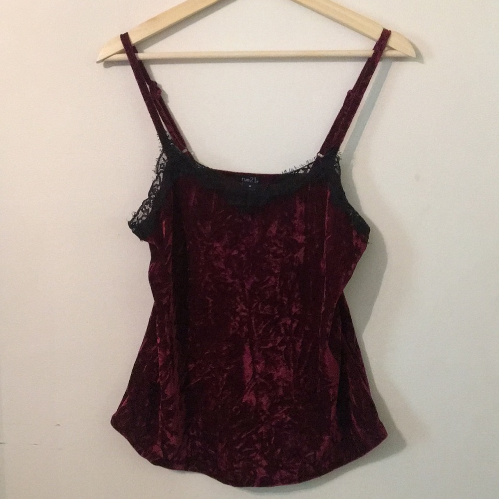 🌟🌟Rue 21 Burgundy Velvet Black Lace Tank Top🌟🌟
